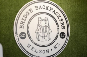  Bridge Backpackers  Нельсон
